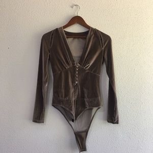 Long sleeve velvet body suit